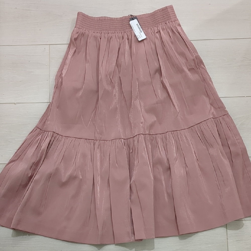 NWT Shiny Elegant Pink Women's Skirt Size Small